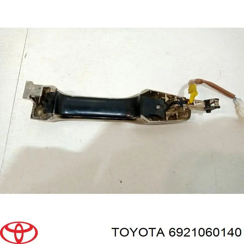 Купити 6921060140 Toyota Ручка передньої двері зовнішня права