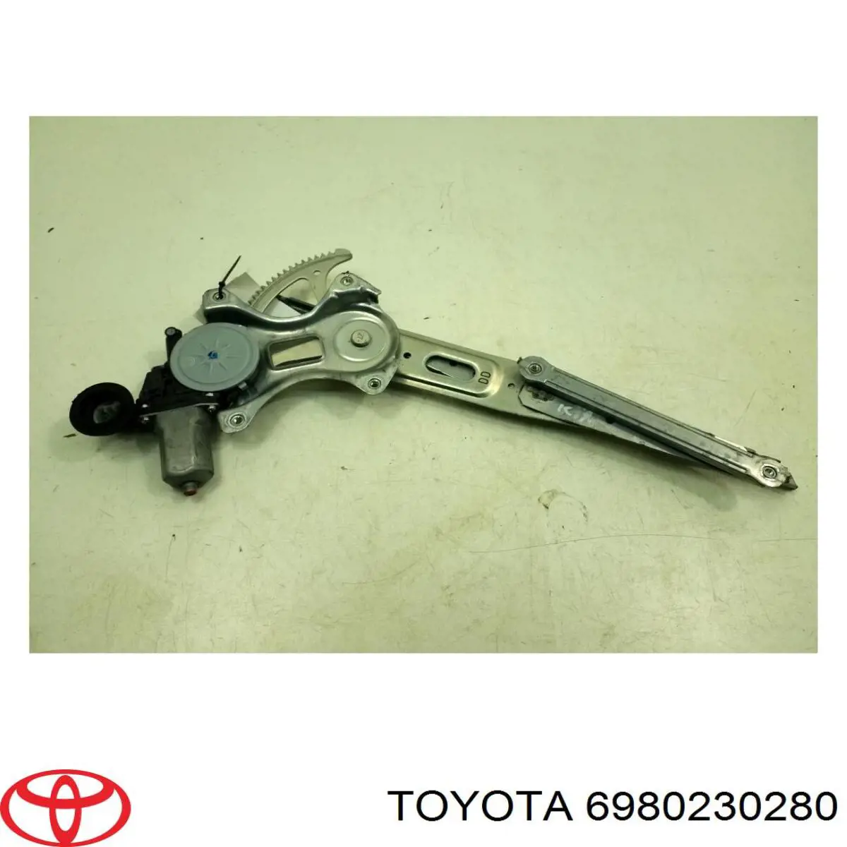 Склопідйомник з електродвигуном Toyota 6980230280 ціна, від 22.80 USD