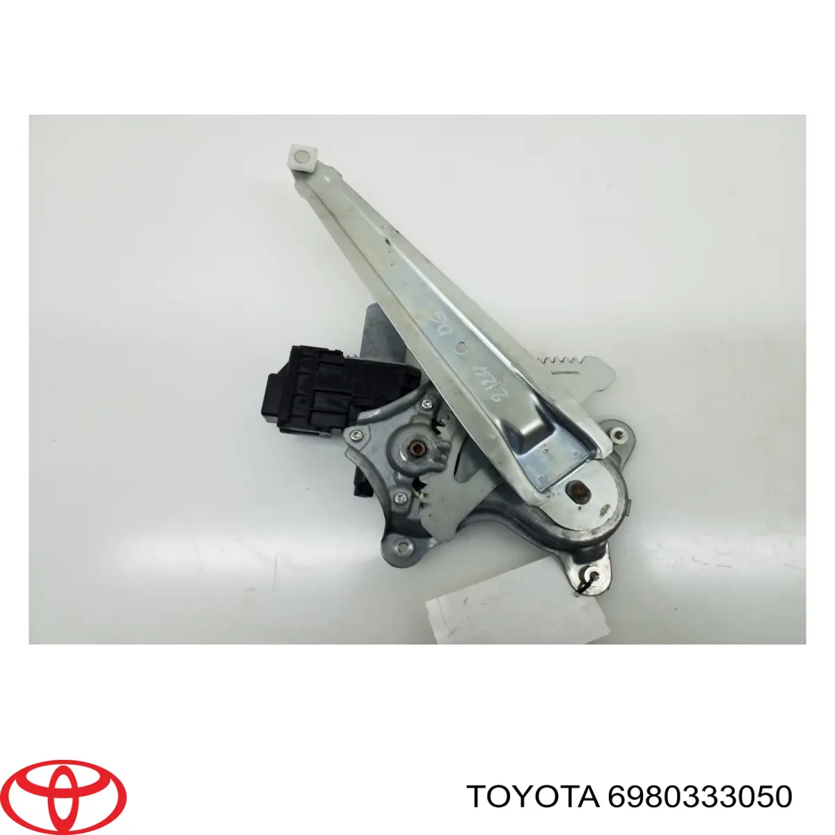 Механізм склопідіймача двері задньої, правої 6980333050 Toyota