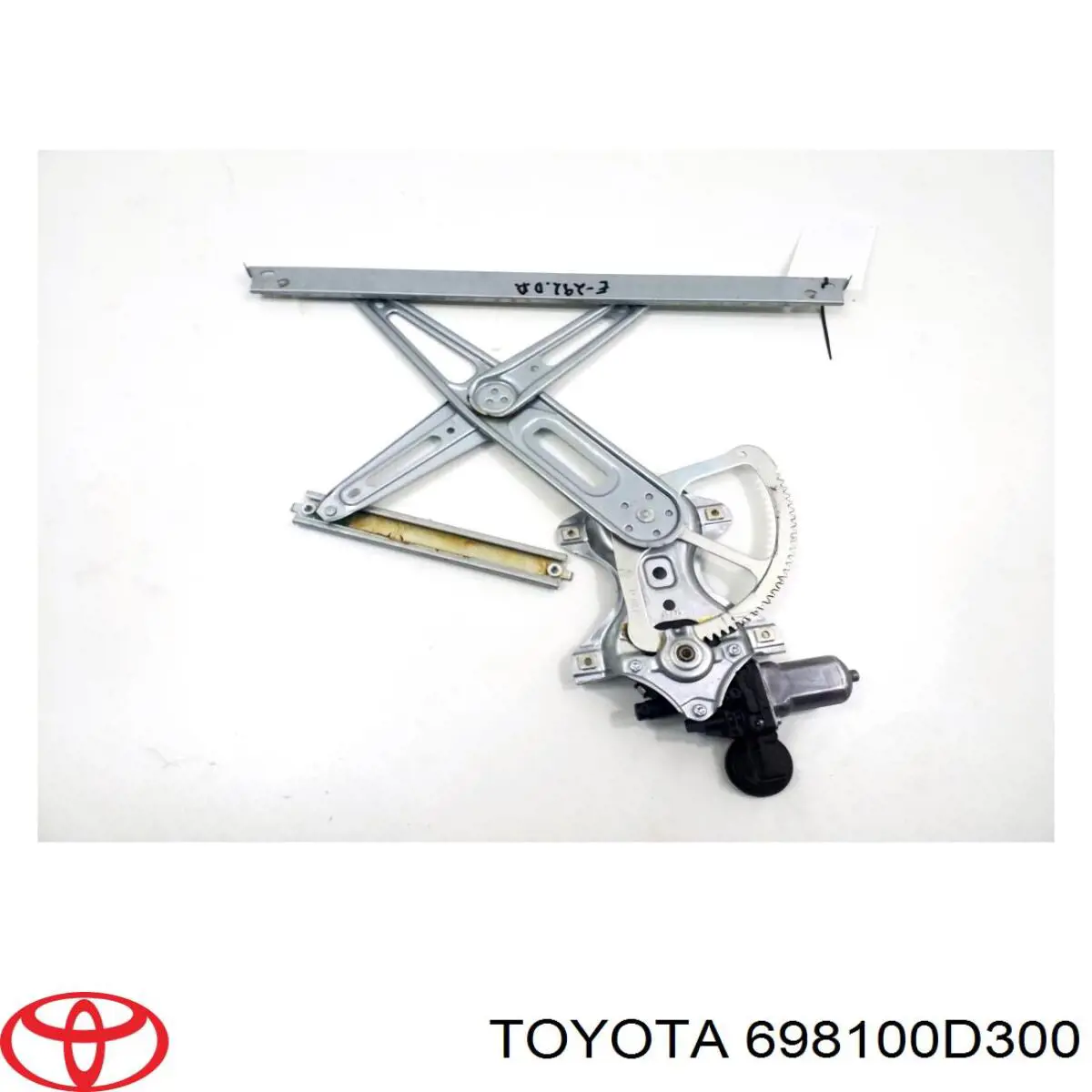 Механізм склопідіймача двері передньої, правої Toyota Yaris (P13) (Тойота Яріс)