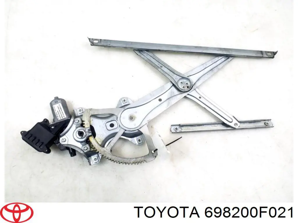 Склопідйомник з електродвигуном Toyota 698200F021 ціна, від 17.08 USD