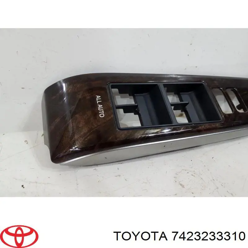 7423233310 Toyota 