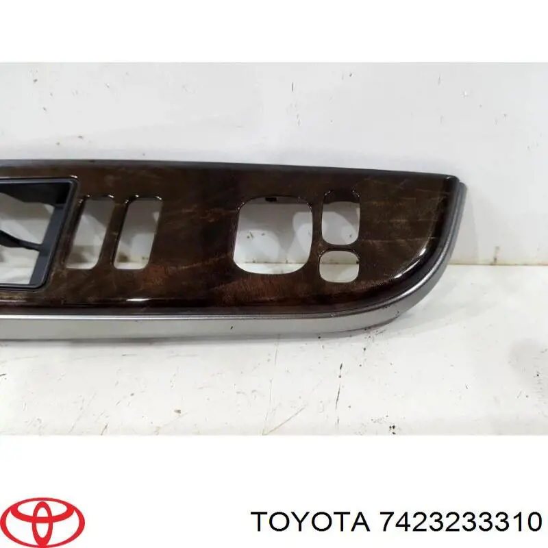  7423233310 Toyota