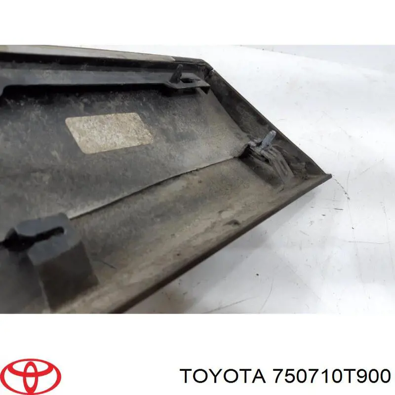Накладка передньої правої двері 750710T900 Toyota