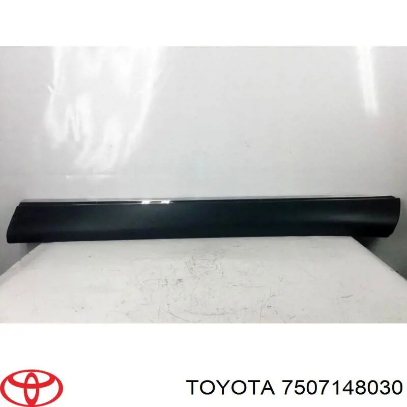 Накладка передньої правої двері 7507148030 Toyota
