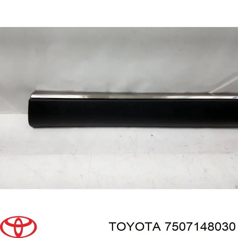 7507148030 Toyota Накладка передньої правої двері