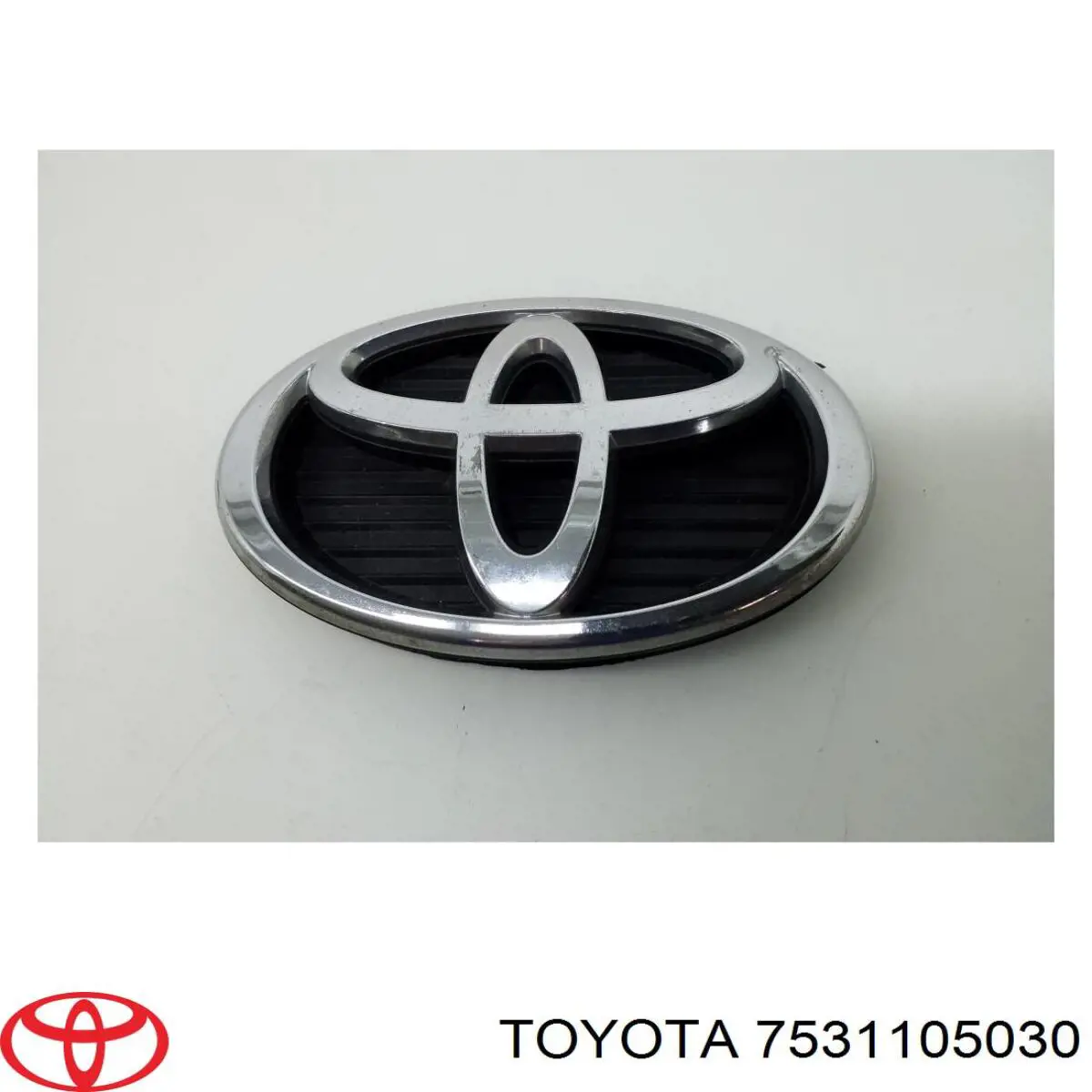 Емблема на решітку радіатора Toyota 7531105030 ціна, від 12.67 USD