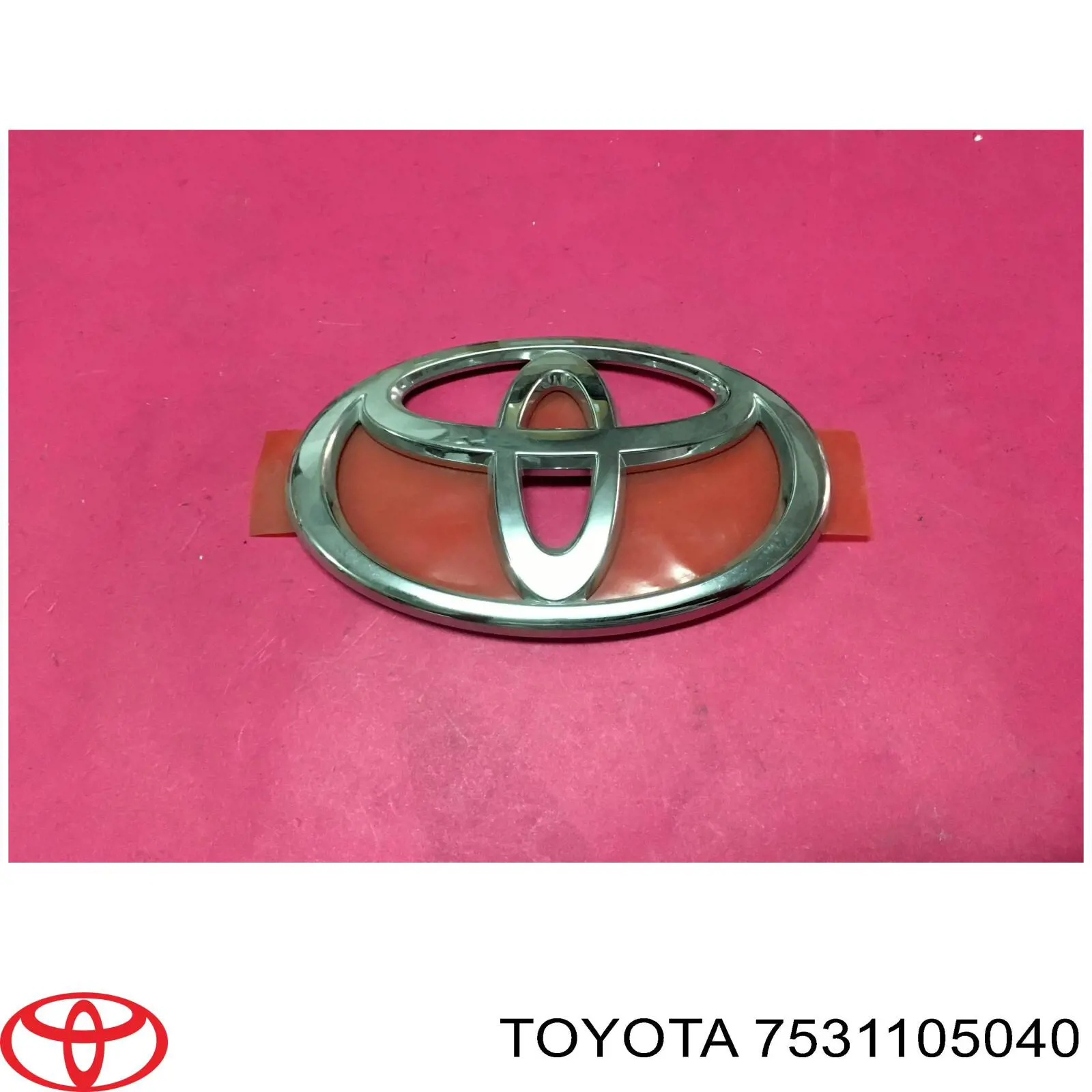 Емблема решітки радіатора Toyota Corolla (E18) (Тойота Королла)
