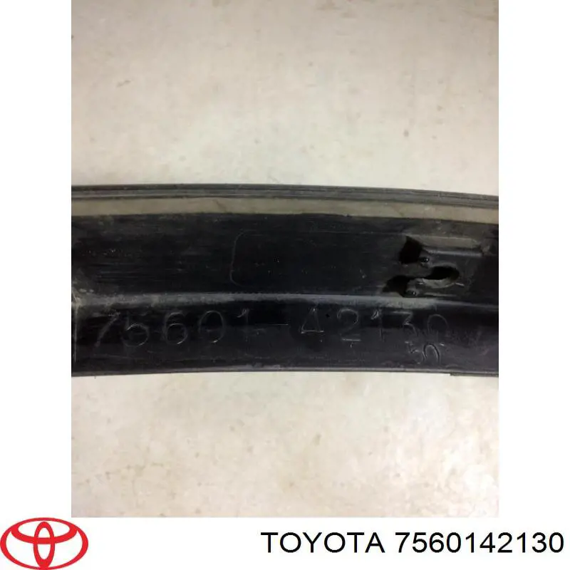 Молдинг арки крила переднього, правий Toyota 7560142130 ціна, від 24.07 USD