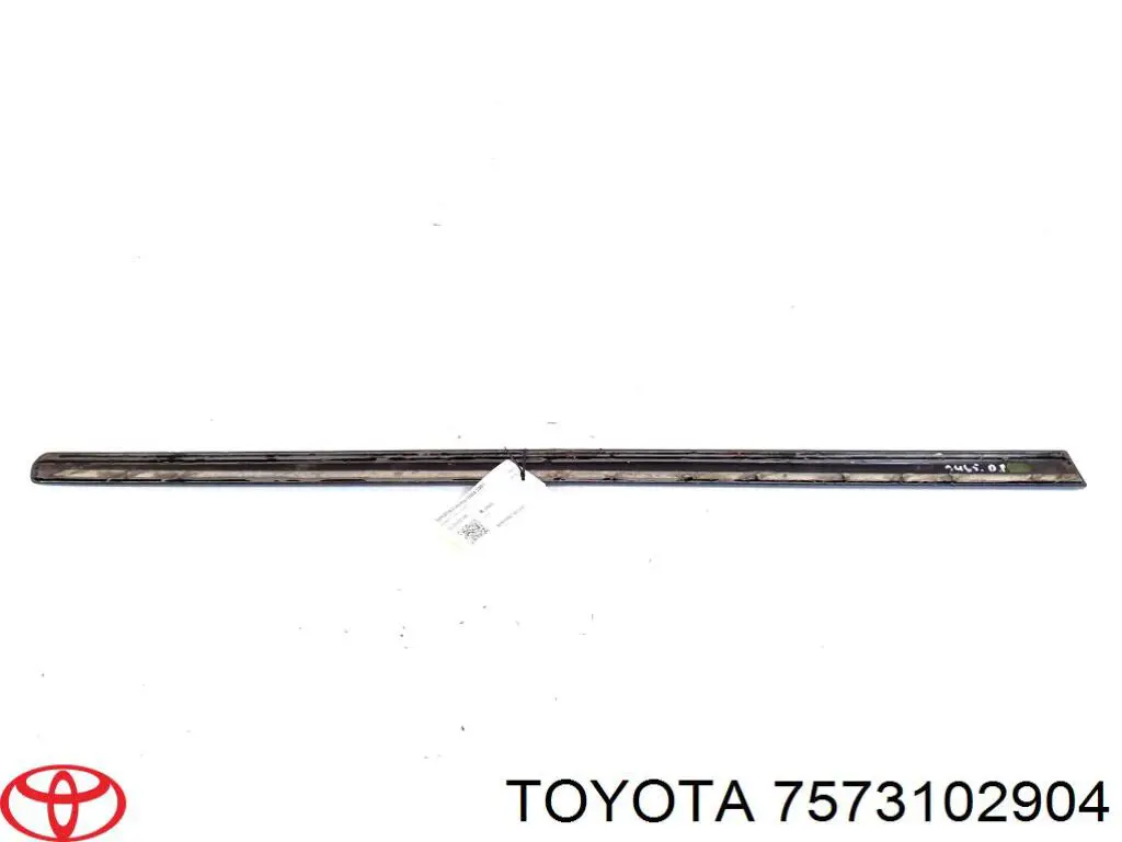 7573102904 Toyota Молдинг передньої правої двері