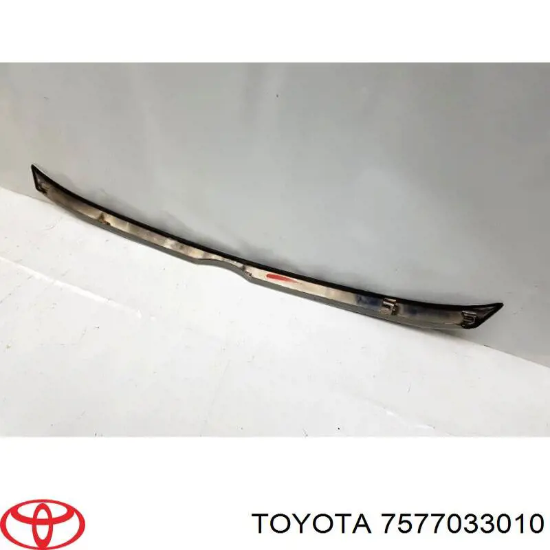 Молдинг капота Toyota 7577033010 ціна, від 91.52 USD