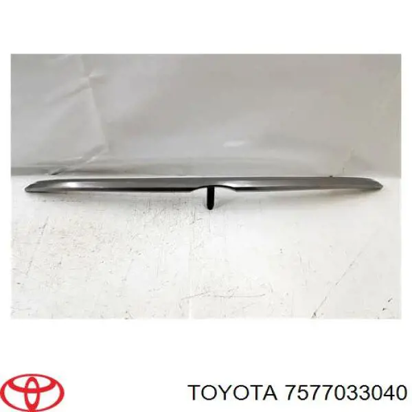 7577033050 Toyota Накладка капота декоративна