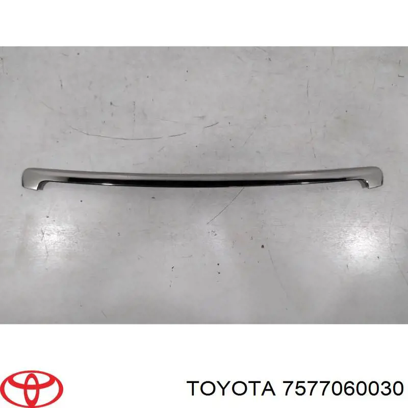 Купити 7577060030 Toyota Накладка капоту