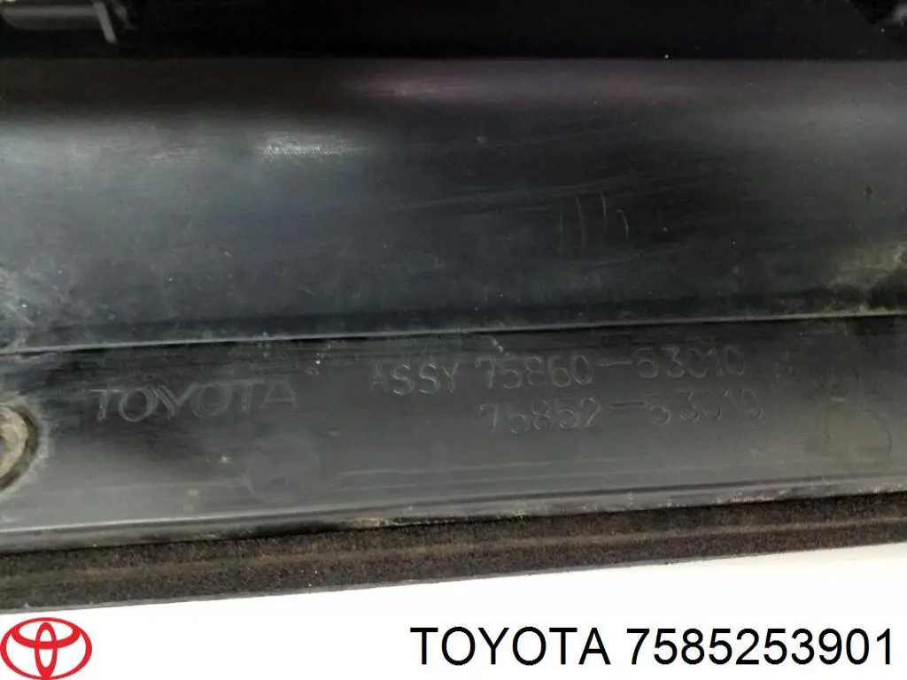 7585253901 Toyota Накладка зовнішня (молдинг) порога, лівий