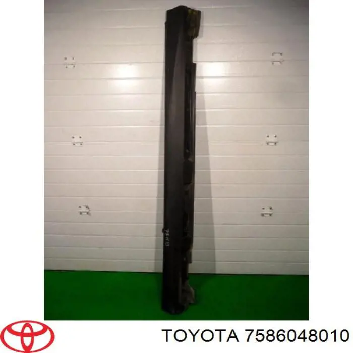 7586048010 Toyota накладка зовнішня (молдинг порога, лівий)