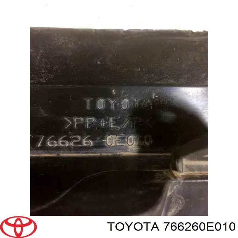 766260E010 Toyota Бризговик задній, лівий