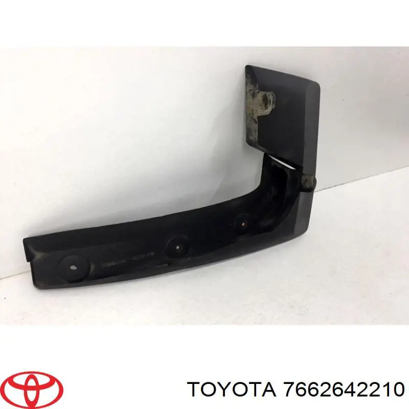 7662642210 Toyota Бризковики задній, лівий