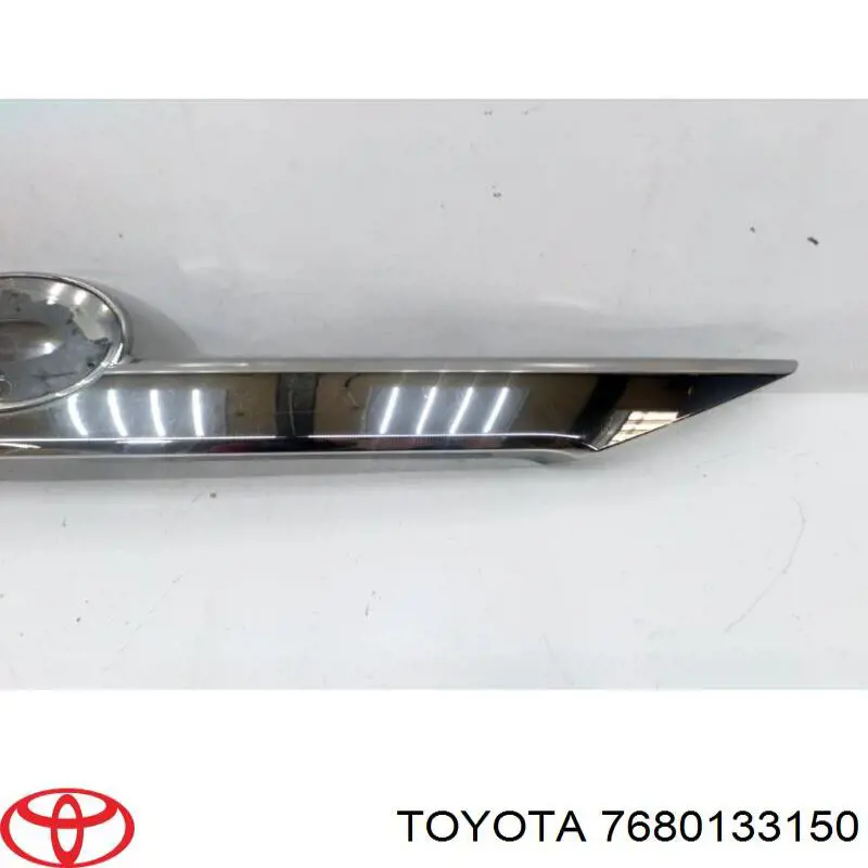 Купити 7680133150 Toyota Накладка на багажник