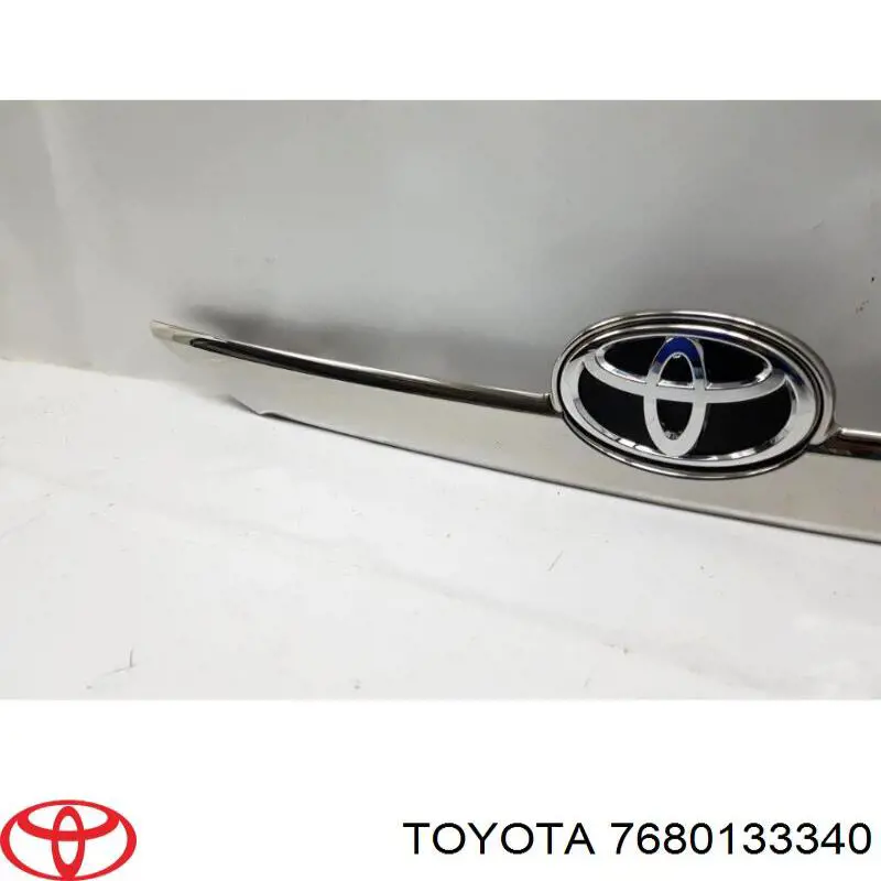 Накладка двері багажника Toyota 7680133340 ціна, від 50.68 USD
