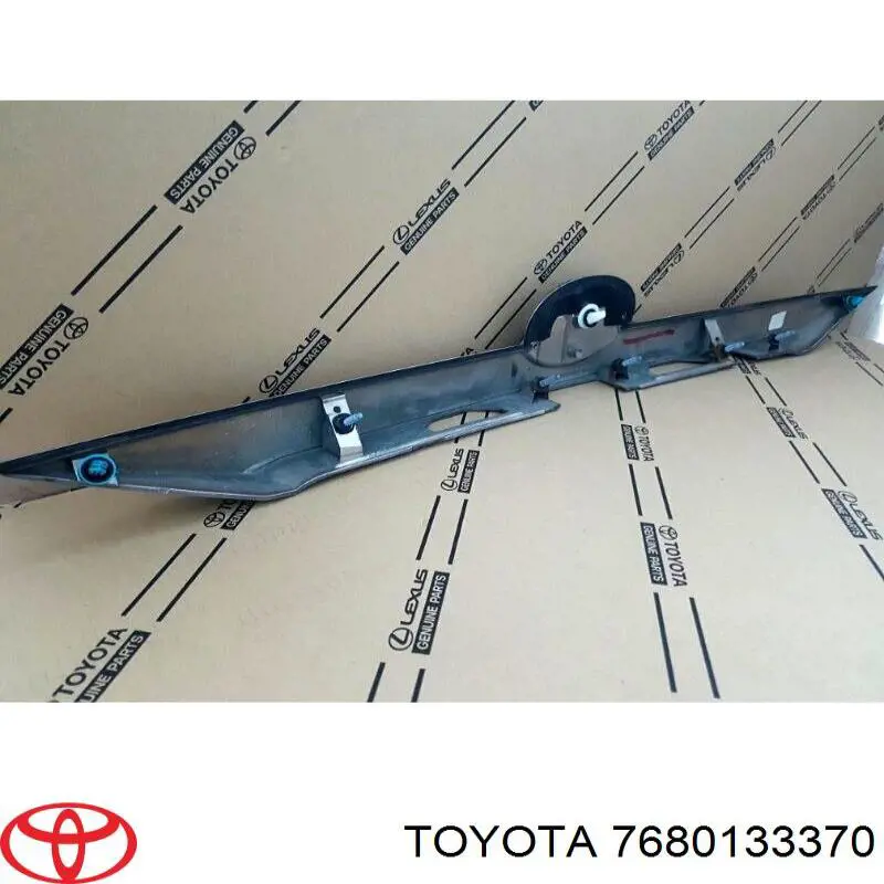 Купити 7680133370 Toyota Накладка на багажник
