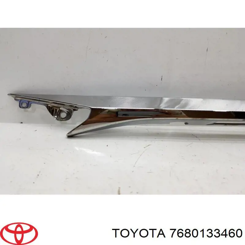 7680133460 Toyota Молдинг кришки багажника