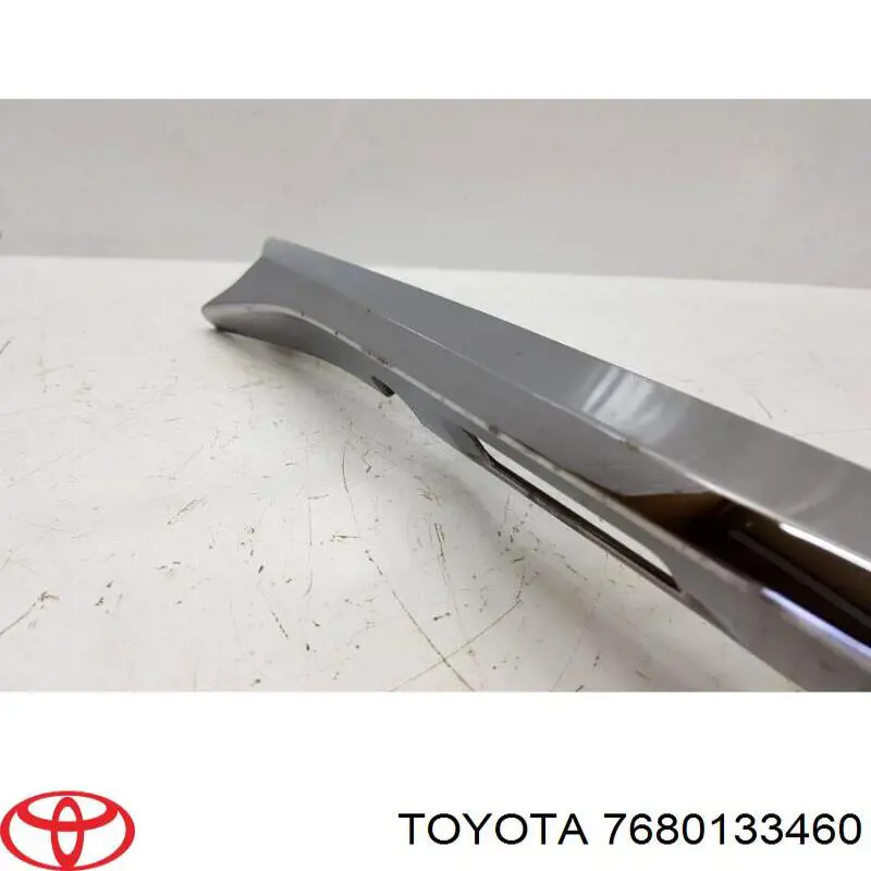 Молдинг кришки багажника Toyota 7680133460 ціна, від 35.09 USD