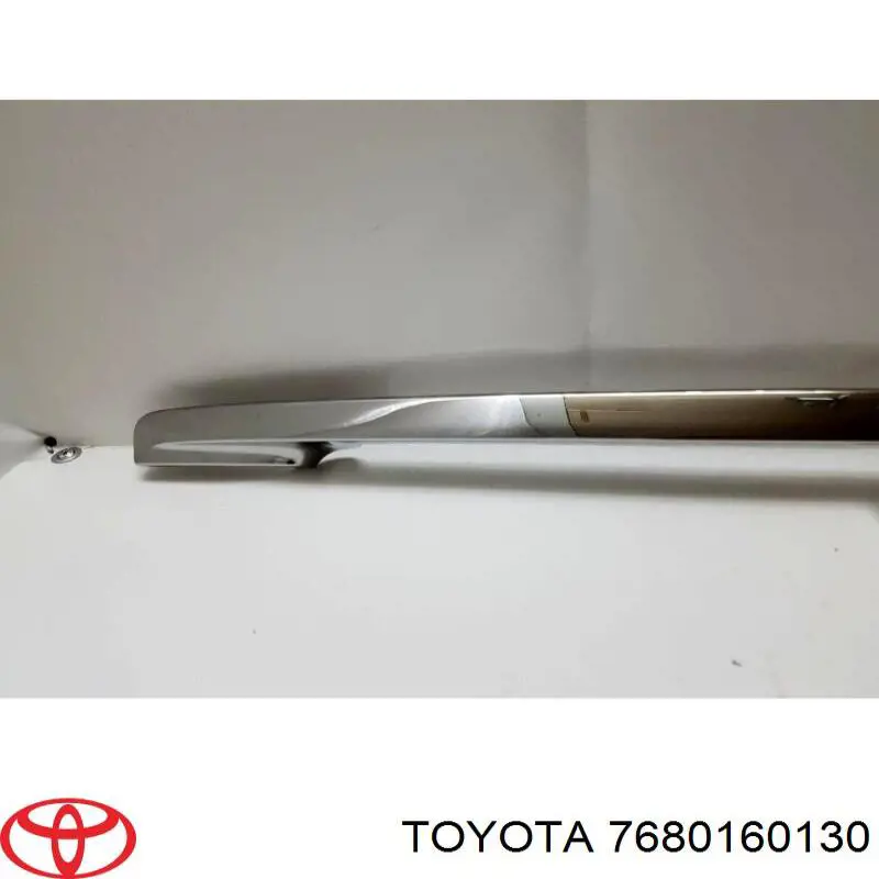 Накладка задньої 3-й/5-й двері 7680160130 Toyota