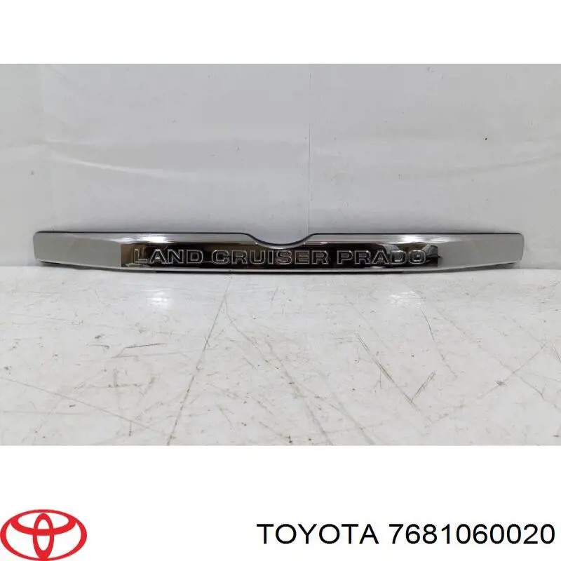 7681060020 Toyota Накладка на кришку багажника