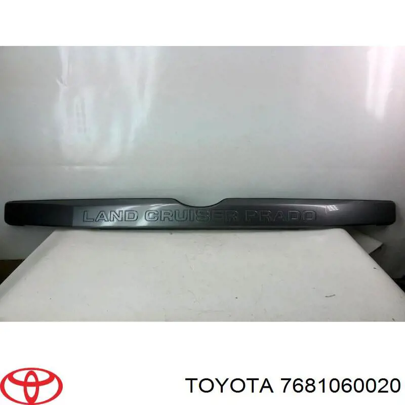 Накладка кришки багажника 7681060020 Toyota