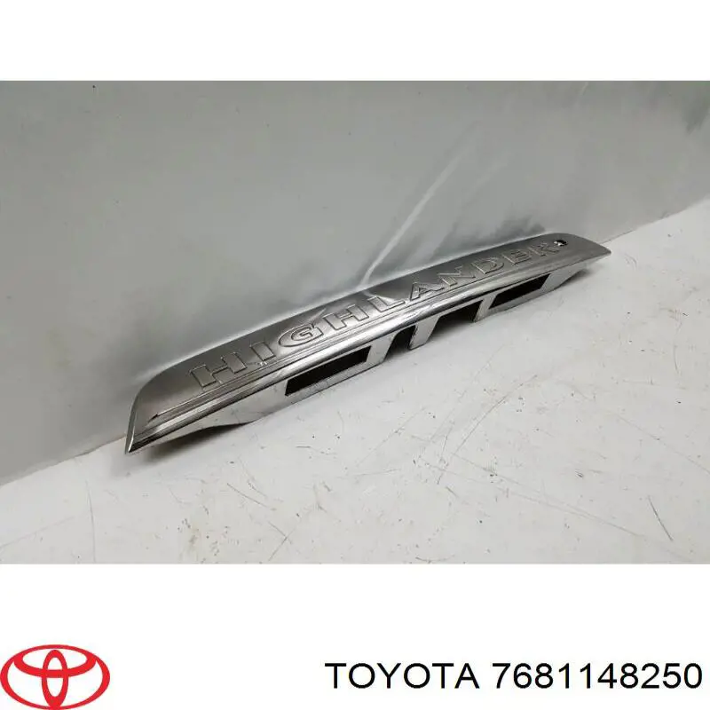 Купити 7681148250 Toyota Накладка задньої 3-й/5-й двері