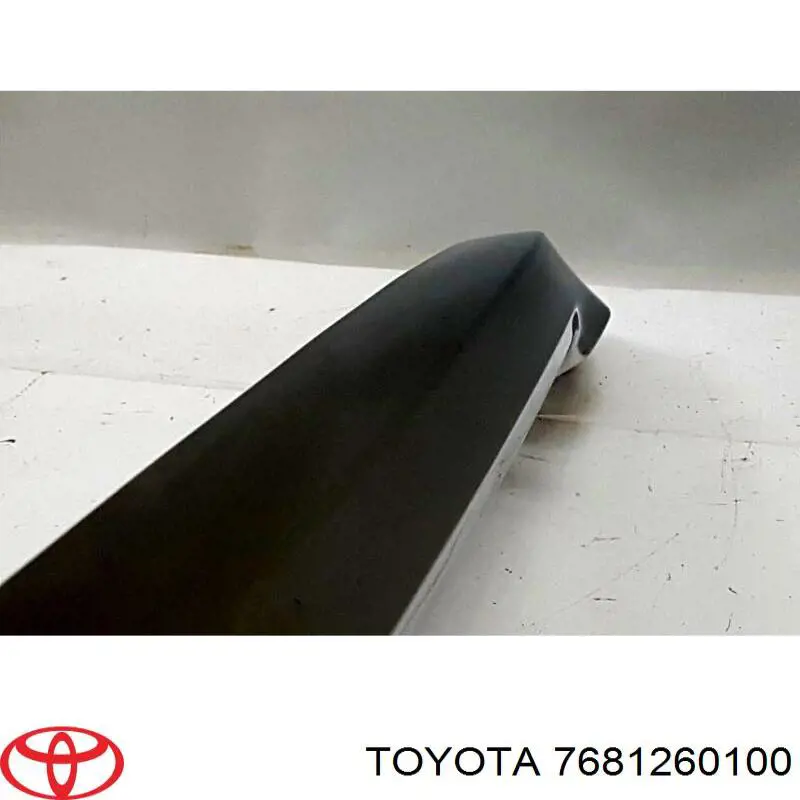Накладка задньої 3-й/5-й двері Toyota 7681260100