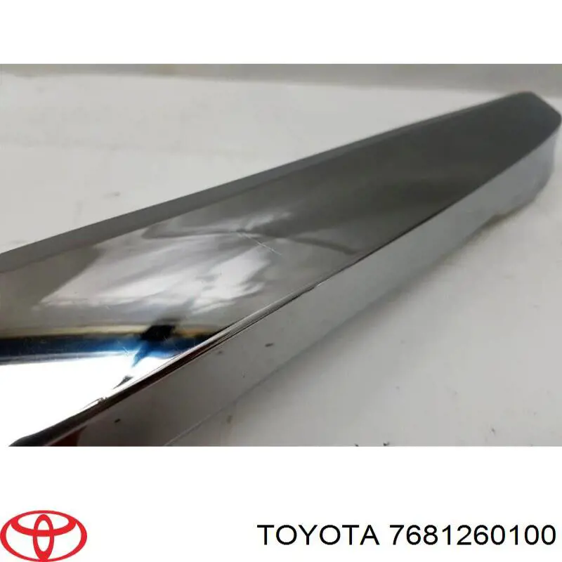 7681260100 Toyota Накладка задніх 3-х/5-х дверей
