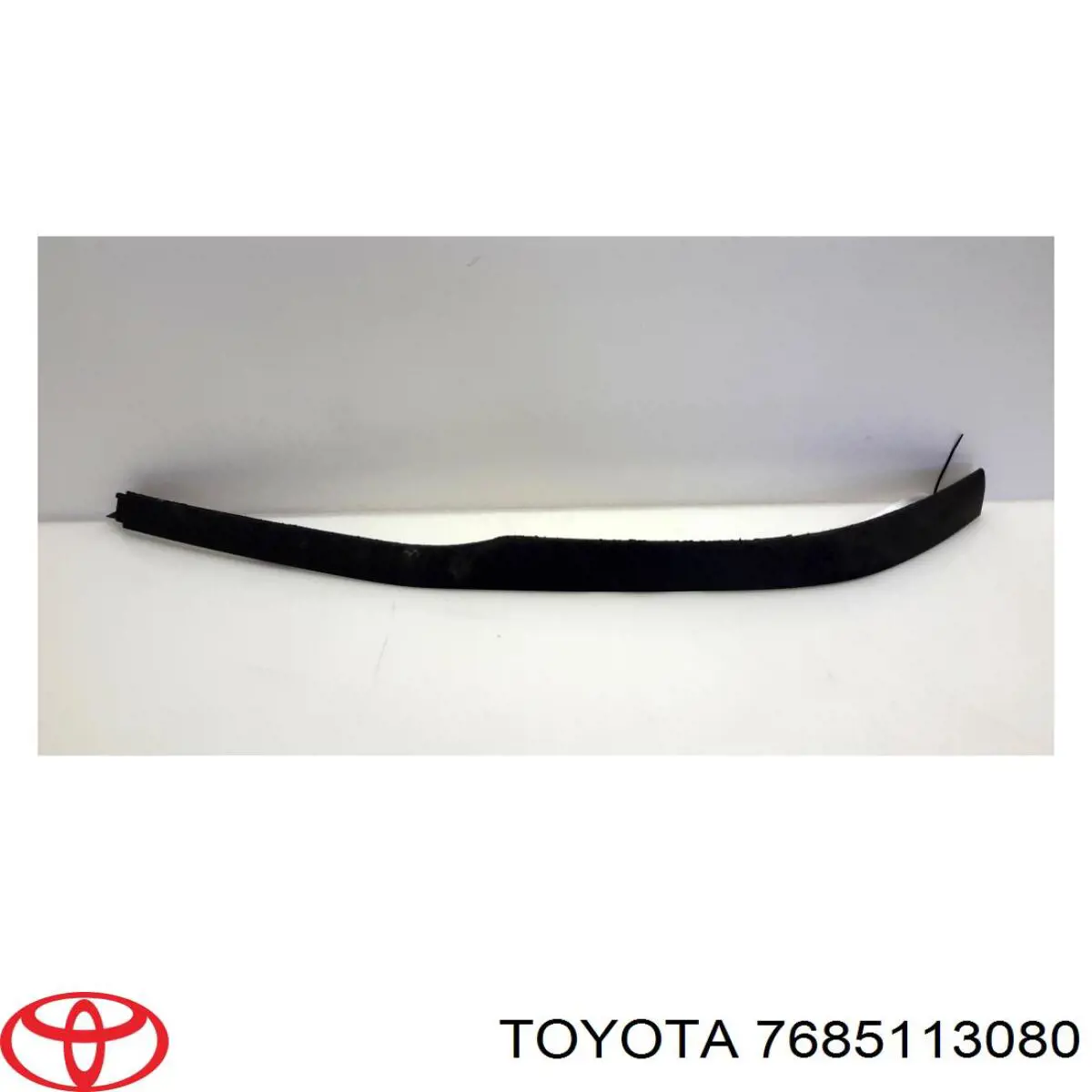 7685113080 Toyota Спойлер переднього бампера, правий
