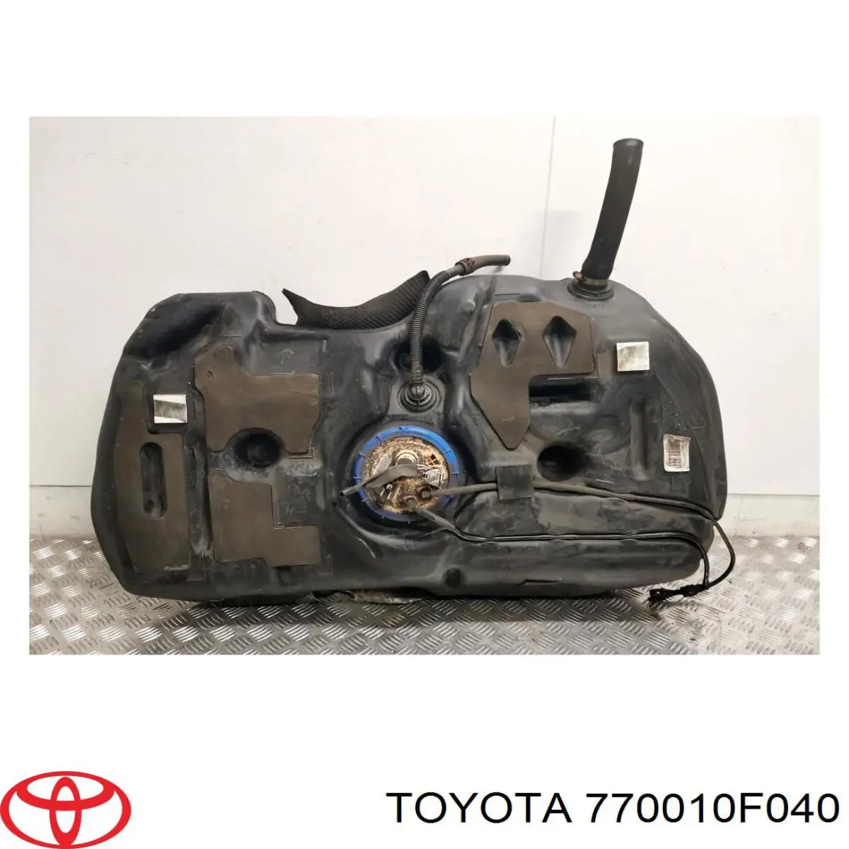 770010F040 Toyota Бак паливний
