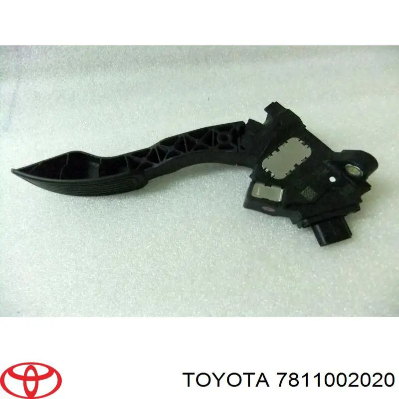 Підаль газу Toyota 7811002020 ціна, від 15.41 USD