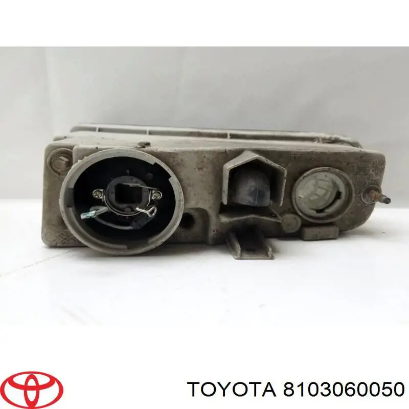 Фара протитуманна, права 8103060051 Toyota