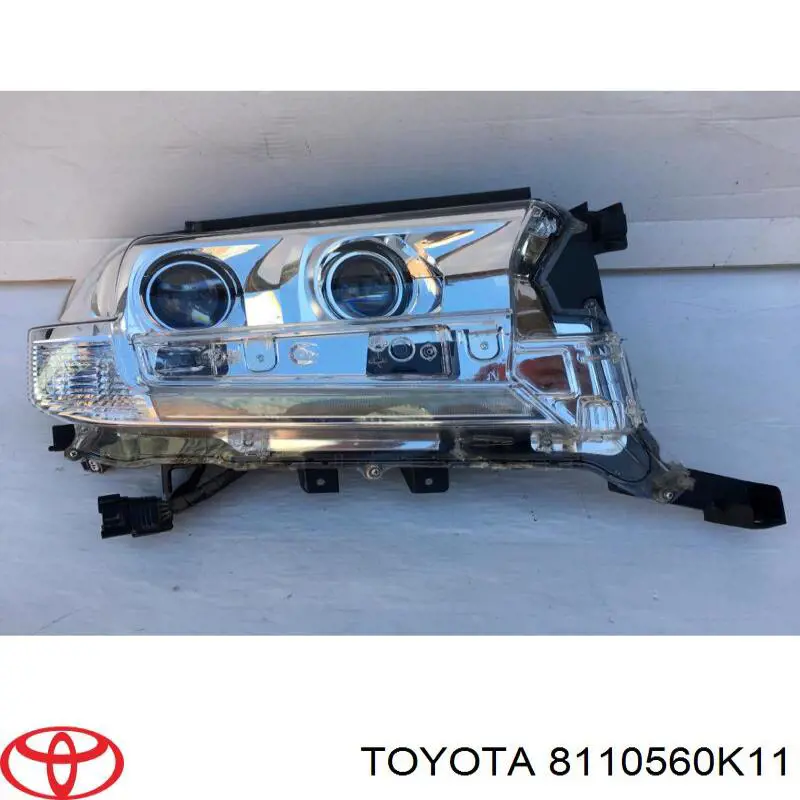 8110560K11 Toyota Основна фара - вставка