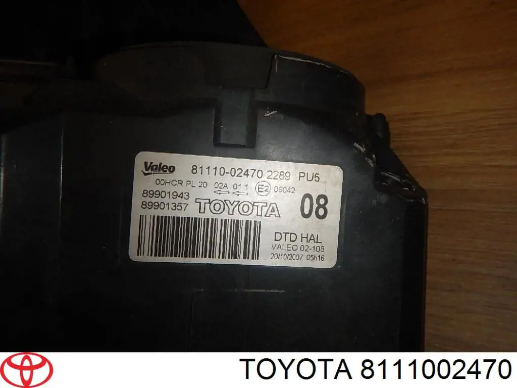 Фара права 8111002470 Toyota