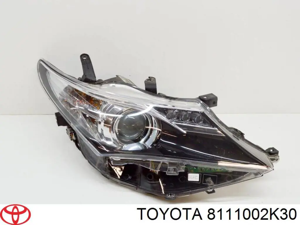 Фара правая Toyota 8111002K30 ціна, від 180.54 USD