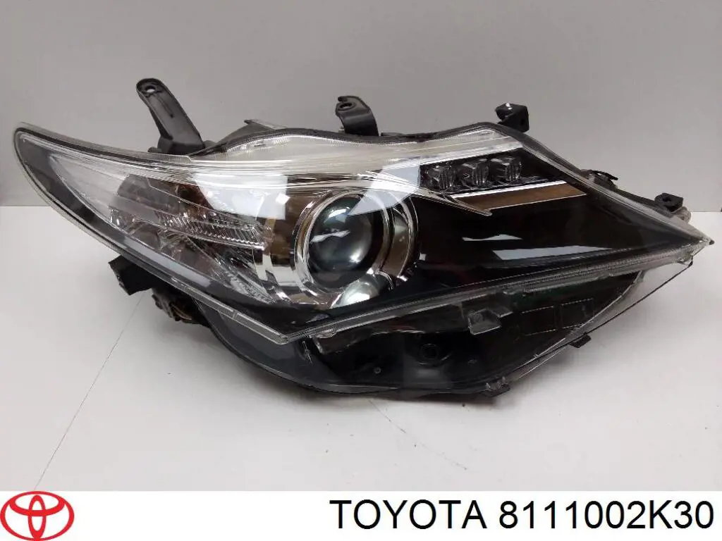 8111002K30 Toyota Основна фара - вставка