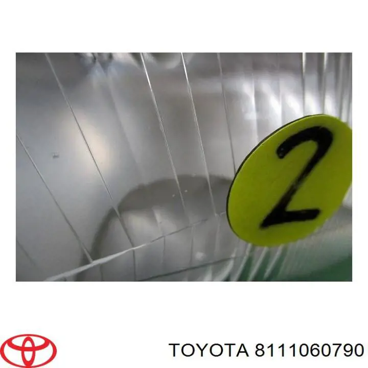 Фара права 8111060790 Toyota