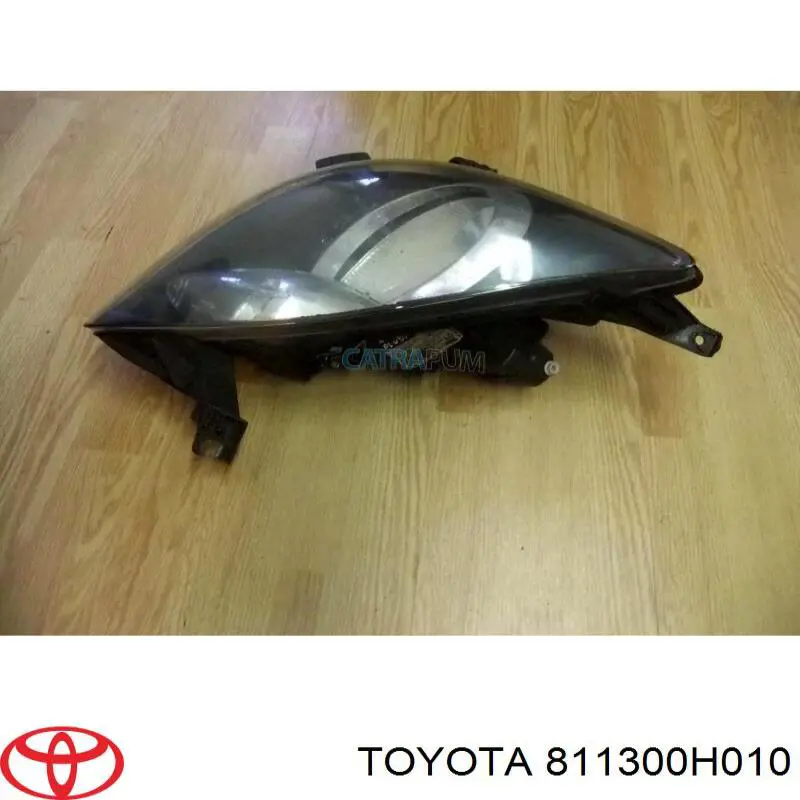 Купити 811300H010 Toyota Права блок фара