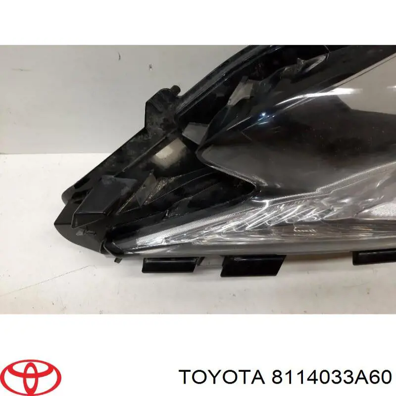 Основна фара - вставка Toyota 8114033A60 ціна, від 2024.73 USD