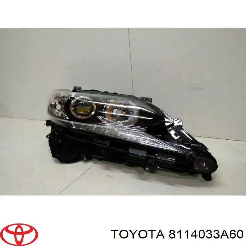 Фара права 8114033A60 Toyota