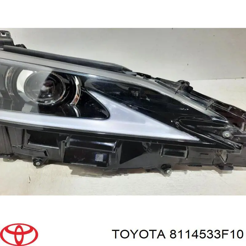 Фара права 8114533F10 Toyota