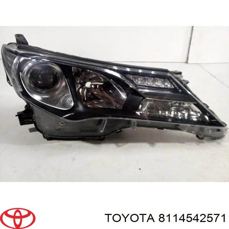 Купити 8114542571 Toyota Права блок фара