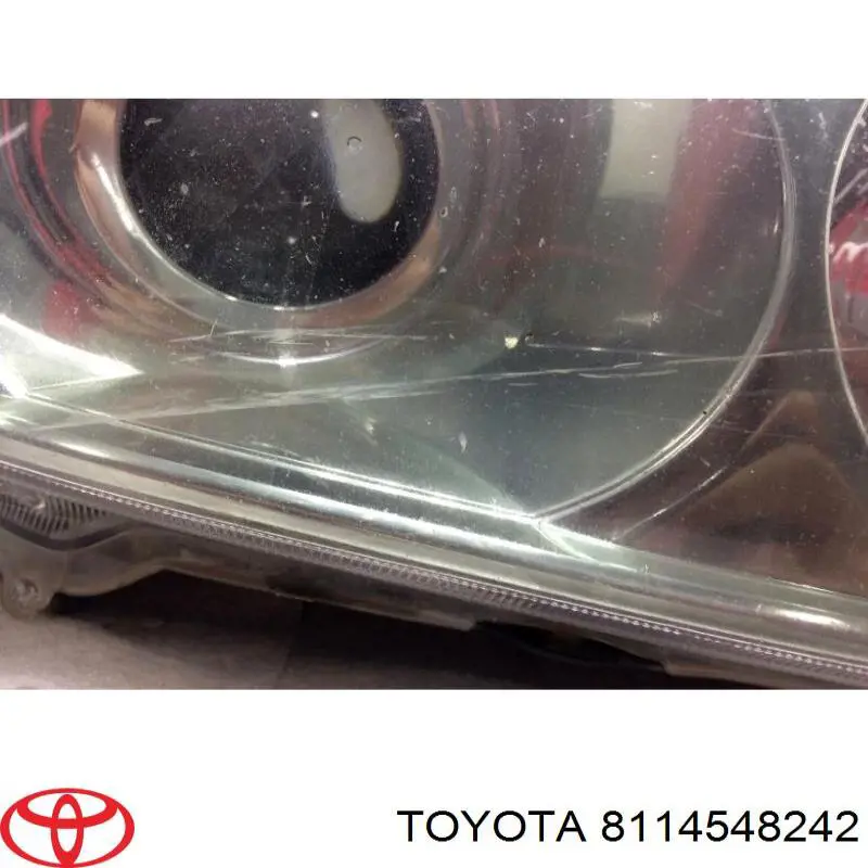 Фара правая Toyota 8114548241 ціна, від 934.25 USD