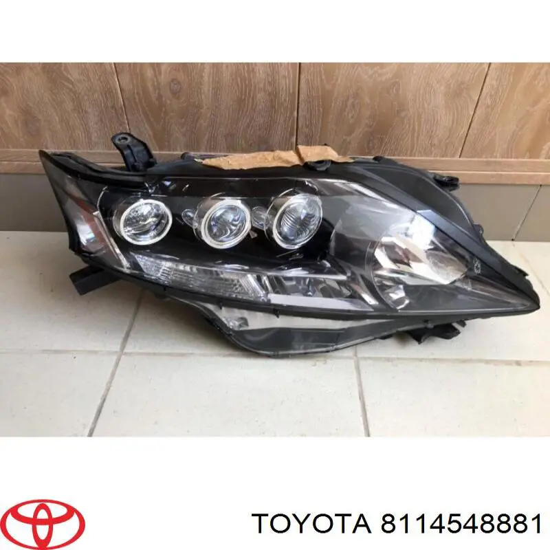 8114548881 Toyota Фара передня права
