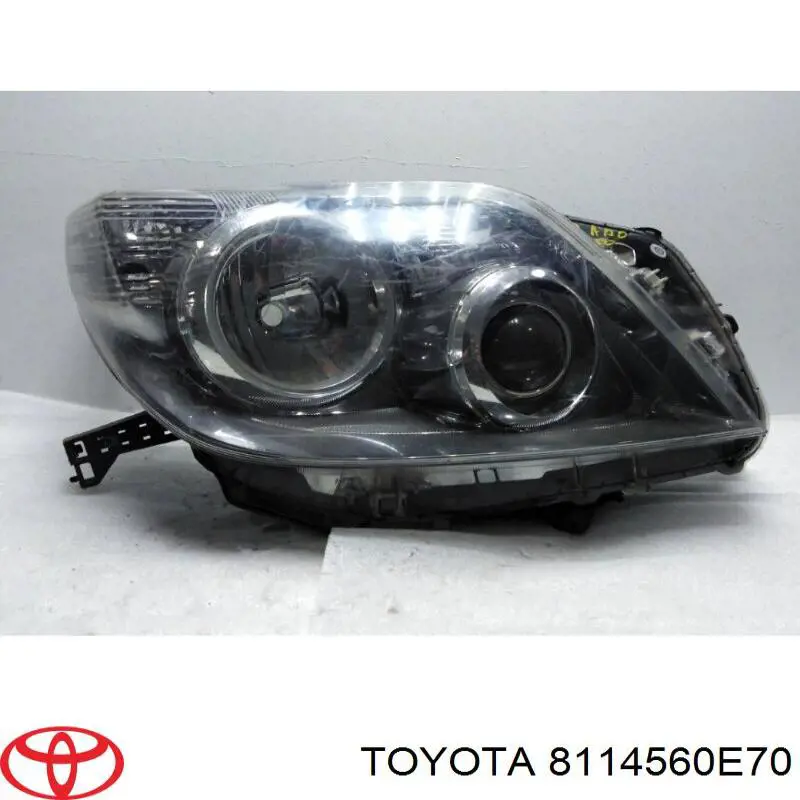 Купити 8114560E70 Toyota Права блок фара