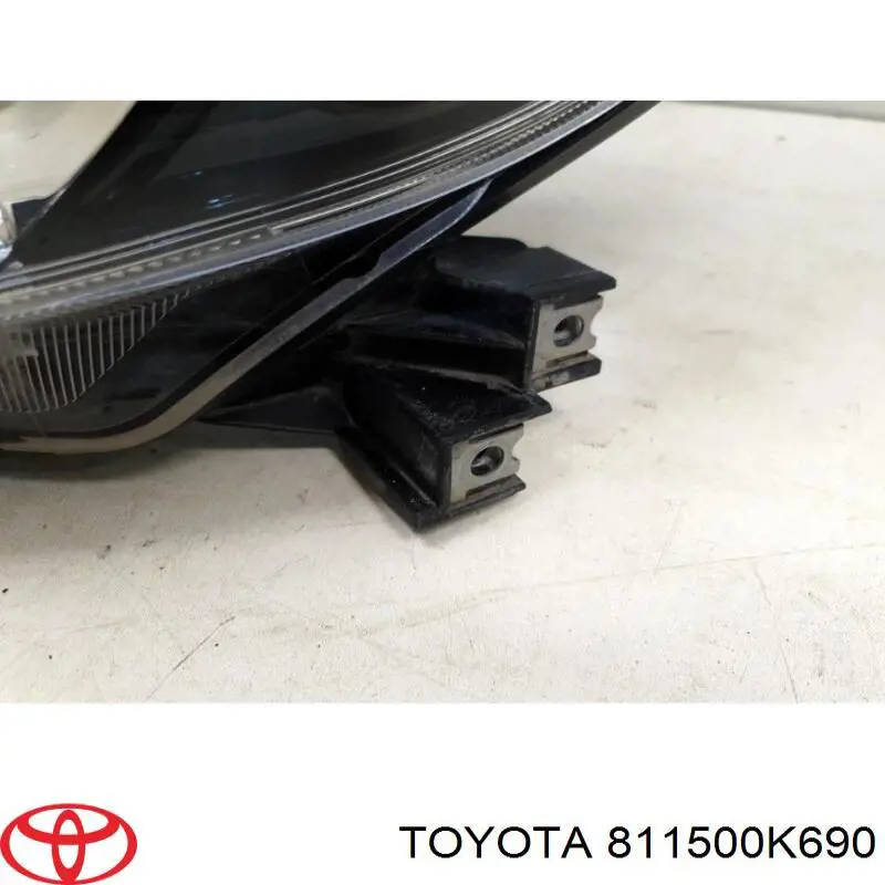 811500K690 Toyota Фара дальнього світла в зборі